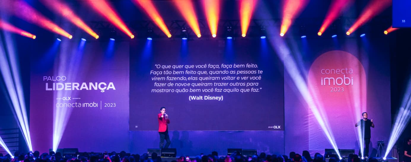 Foto de palestra de Gabriel Villarreal